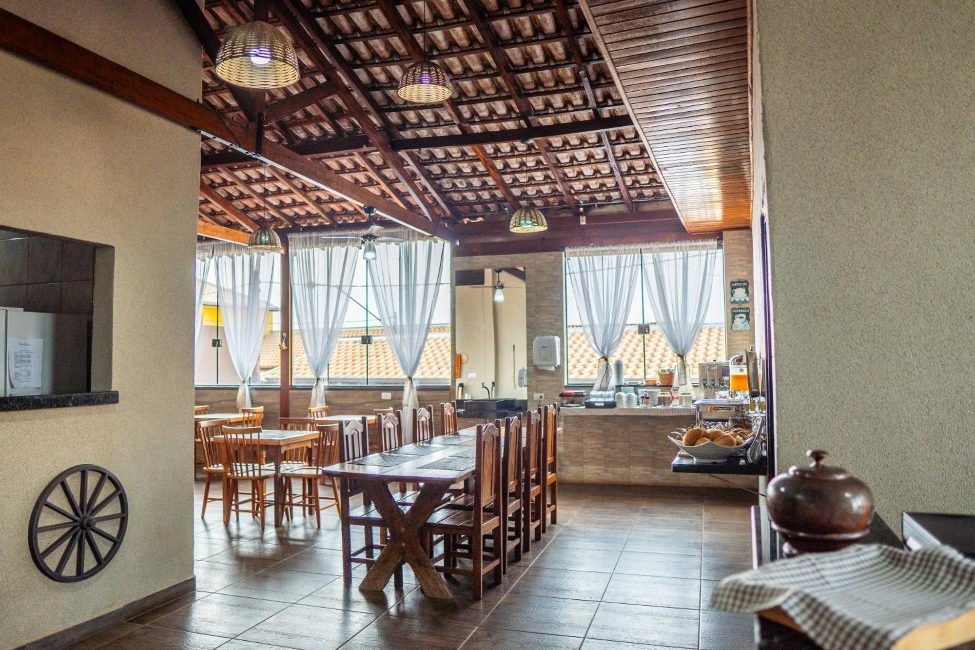Hotel Nixon Proximo, Rodoviaria, Prefeitura E A Matriz Central Itaí Εξωτερικό φωτογραφία