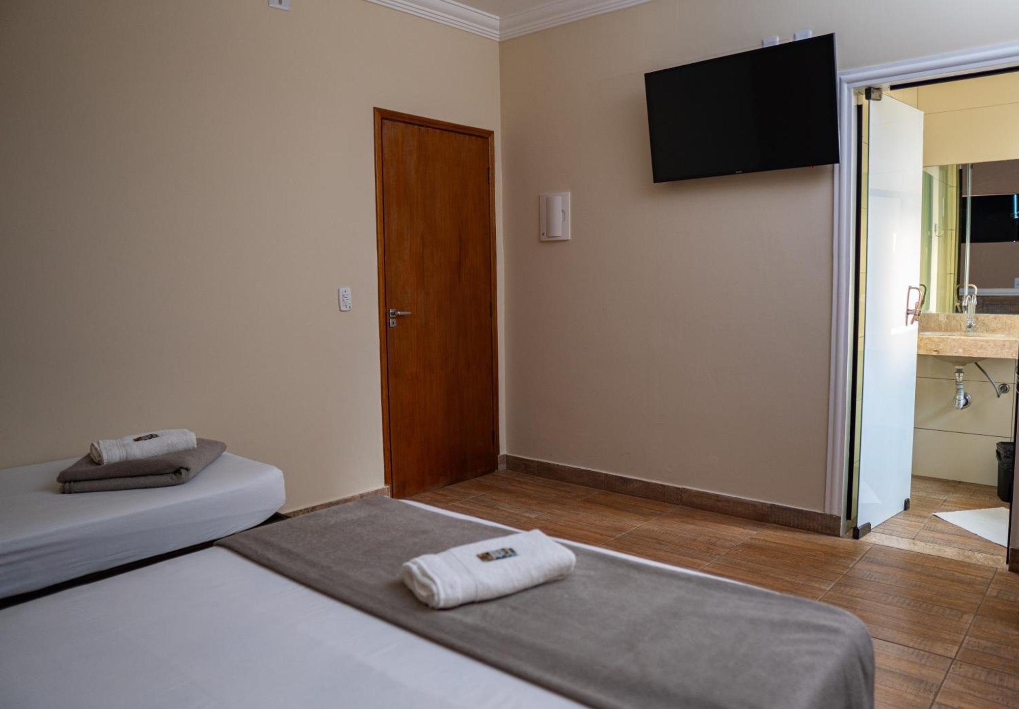 Hotel Nixon Proximo, Rodoviaria, Prefeitura E A Matriz Central Itaí Εξωτερικό φωτογραφία