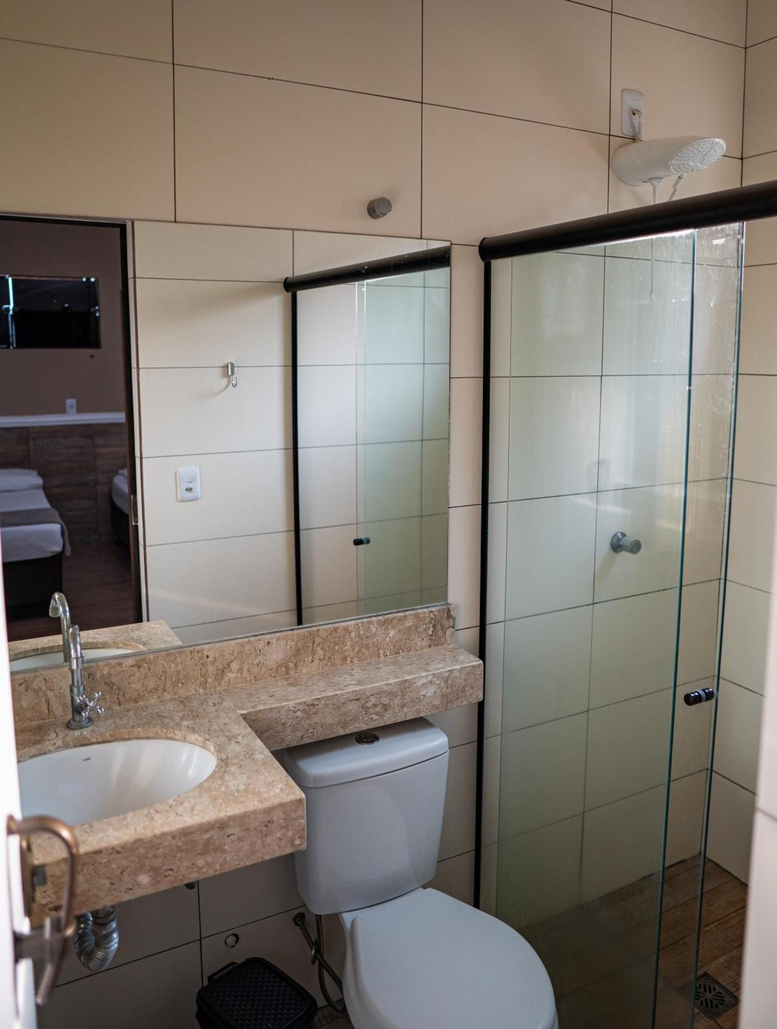 Hotel Nixon Proximo, Rodoviaria, Prefeitura E A Matriz Central Itaí Εξωτερικό φωτογραφία