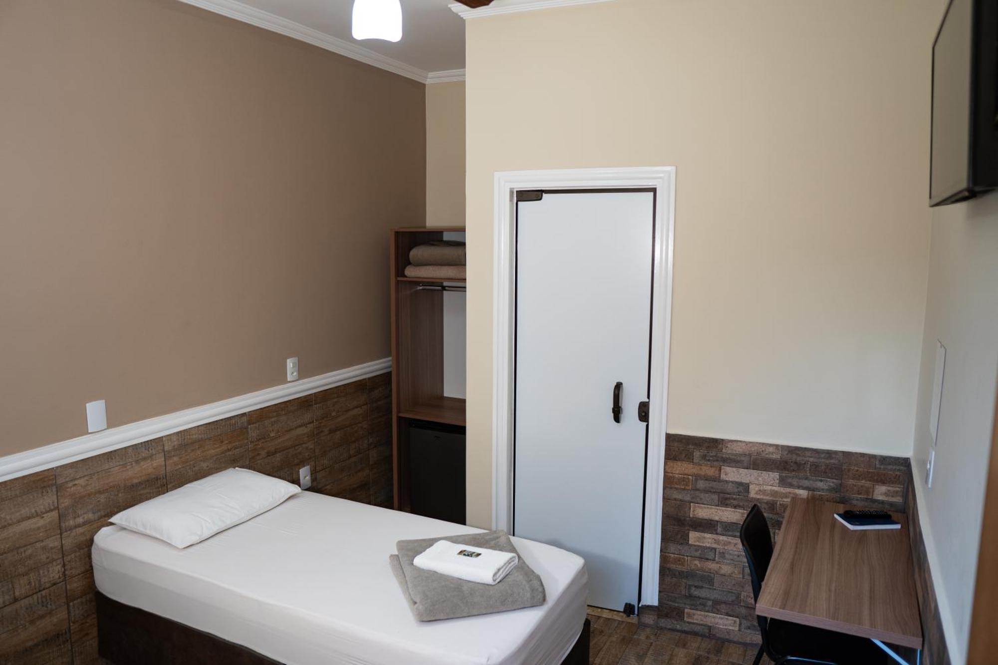 Hotel Nixon Proximo, Rodoviaria, Prefeitura E A Matriz Central Itaí Εξωτερικό φωτογραφία