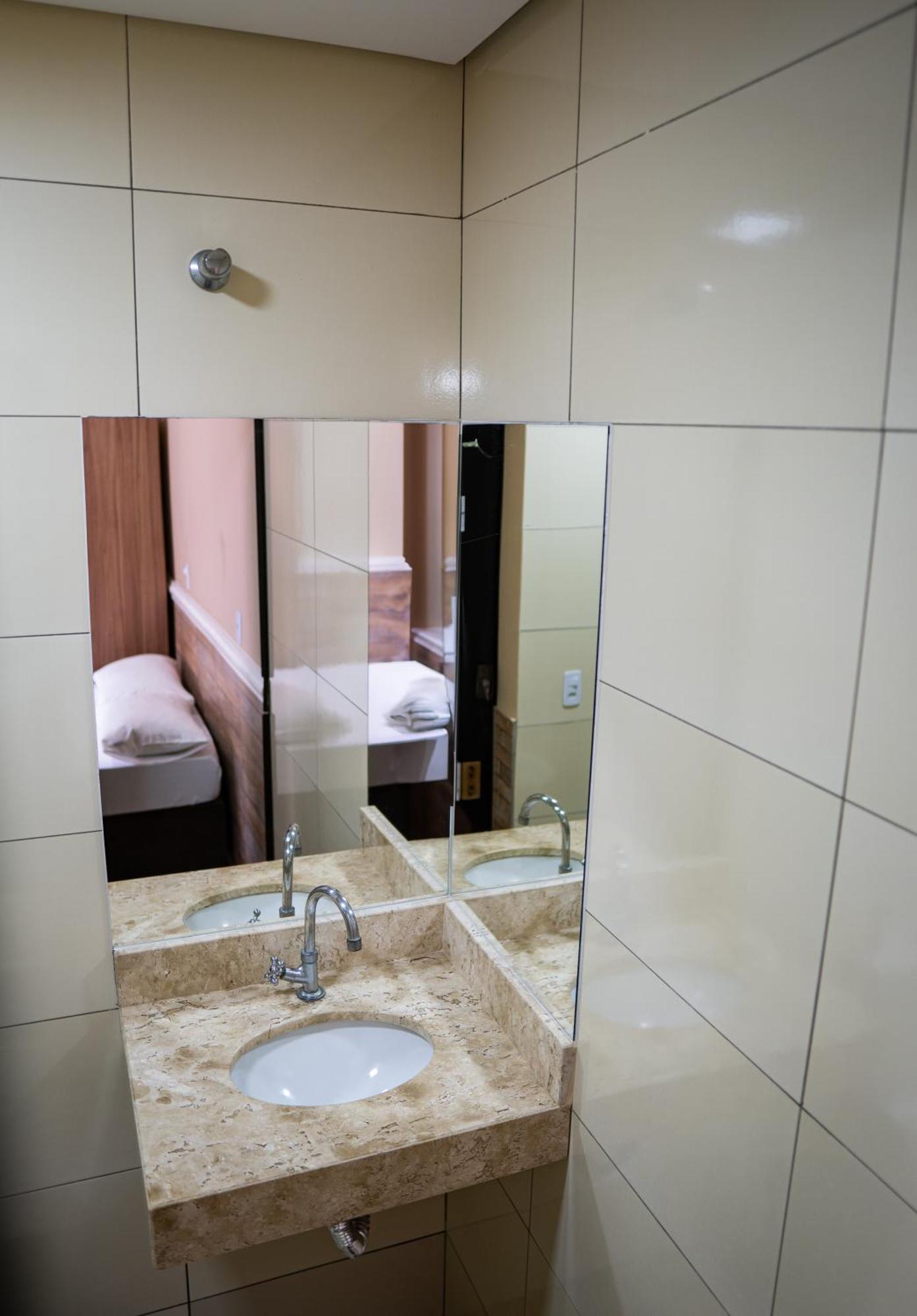 Hotel Nixon Proximo, Rodoviaria, Prefeitura E A Matriz Central Itaí Εξωτερικό φωτογραφία