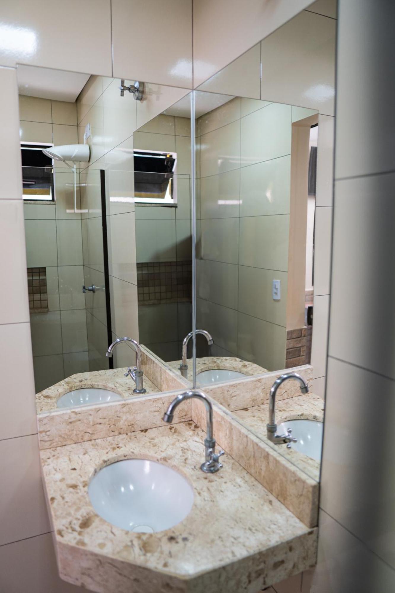 Hotel Nixon Proximo, Rodoviaria, Prefeitura E A Matriz Central Itaí Εξωτερικό φωτογραφία